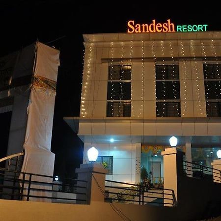 Sandesh Resort Wai Exteriör bild