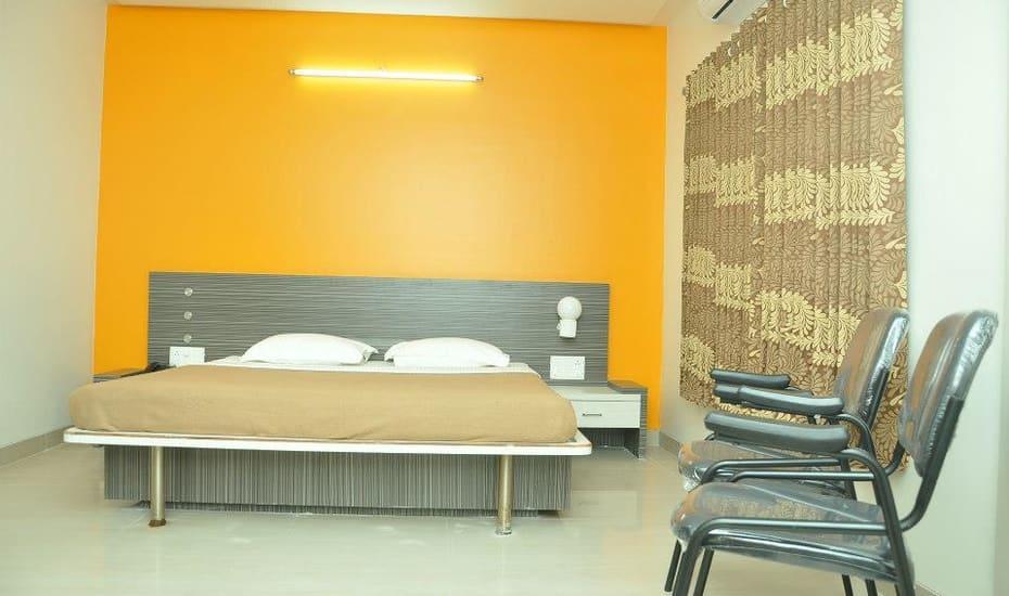 Sandesh Resort Wai Exteriör bild